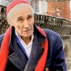 Justo Gallego falleció este domingo a los 96 años de edad. Desde 1961 trabajaba en la construcción de la conocida como «catedral de Mejorada del Campo», en la provincia de Madrid, a base de materiales reciclados.