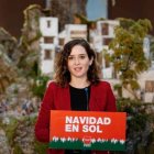 Ayuso inauguró este lunes el tradicional Belén de la Puerta del Sol