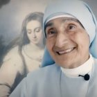 Su amor por la Virgen comenzó cuando era una niña en su Colombia natal, en el colegio de las hermanas 'lauritas'.