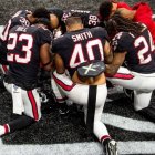 Atletas de los Atlanta Falcons rezan  - la religiosidad va ligada a hábitos sanos y mejor salud, también del corazón