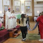 El manto confeccionado con telas enviadas por todos los católicos de Mongolia fue entregado a la Virgen en la festividad de la Inmaculada Concepción.