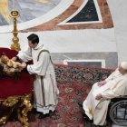 Francisco explicó que el sentido de la Navidad se encuentra en la meditación sobre lo que significa el pesebre. Foto: Vatican Media.