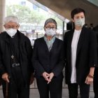 El cardenal Zen, de 90 años, y compañeros del fondo que ayudaba a manifestantes pro-democracia, multados con 492 euros... una pena leve