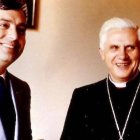 El cardenal Joseph Ratzinger junto a Vittorio Messori, en la época del «Informe sobre la fe».