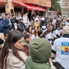 Unas quinientas personas, según los organizadores, han marchado y luego rezado el Rosario frente al abortorio más importante de Madrid