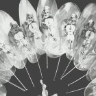 Harry Warren logró su primer gran éxito con «Vampiresas 1933», un espectáculo visual y musical que le preparó el terreno de su primer Oscar, en 1935.