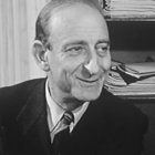 Raymond Aron, un crítico temprano del papel de los intelectuales al servicio del totalitarismo comunista o pre-'woke'.