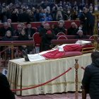 Un instante de los ritos fúnebres del Papa Benedicto XVI.