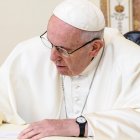 Se publica el texto del prefacio del libro del cardenal Scola sobre la vejez, último escrito del Papa Francisco.