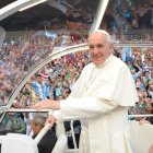 Francisco, pocas semanas después de ser elegido, en la JMJ de Río de Janeiro en 2013.