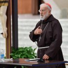 El cardenal Raniero Cantalamessa en una de sus predicaciones a la Curia, fue el predicador pontificio 45 años