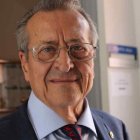 Francisco González de Posada tiene 9 doctorados, ha sido rector de Universidad, presidente de Cáritas y escribe de la fe