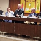 'Mirarán al que traspasaron. Historia de la espiritualidad del Corazón de Cristo' se presentó el 18 de junio en la parroquia del Buen Suceso de Madrid. De izquierda a derecha en la foto: Pablo Cervera (coautor), José Francisco Serrano Oceja, Manuel Vargas, Miguel Ángel Velasco y Javier Pueyo (coautor).