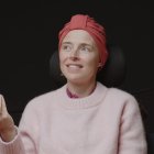 A los 33 años, tras haber practicado todo tipo de brujería y nueva era, Josée-Anne recibió un diagnóstico que la haría dirigirse a Dios.