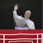 León XIV en el rezo del Ángelus del 10 de agosto, pidió generosidad y orar por la paz