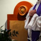 La doble vida de algunos sacerdotes es un problema estructural que se intenta ocultar con un silencio cómplice.