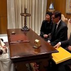 León XIV y Salvador Illa