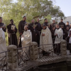 Frailes franciscanos en San Juan del Desierto, en Judea.