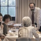 En la película Los Domingos la familia de Ainara, que son muy poco religiosos, tienen que encajar su posible vocación de clausura