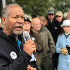 Haywood Robinson, dirigiéndose a voluntarios de 40 Días por la Vida.
