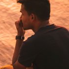 Para emprender una nueva vida lo fundamental es entregarse generosamente a los demás, para huir de la idolatría del yo y de las pasiones desenfrenadas.