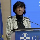 Marta Sanz Lovaine se dirige a los asistentes a los Premios ReL 2025 tras recibirlo en la categoría Audacia ante el Mundo.