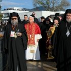 Procesión sencilla de ortodoxos, siríacos y otros cristianos con el Papa León XIV en Iznik, el lugar arqueológico de Nicea