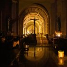 En la obscuridad te siento