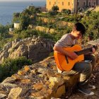 La música es el latido de mi corazón, y Cristo es el ritmo que me guía