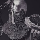 Nuestra época parece renunciar al heroísmo y la santidad en beneficio de un espíritu de blandenguería que despoja a la vida de sentido.