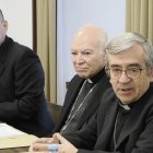 De izquierda a derecha, el obispo auxiliar de México, Francisco Javier Acero; el cardenal Carlos Retes, de México, el arzobispo Luis Argüello, de Valladolid