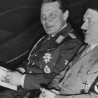 Adolf Hitler (1889-1945) nombró sucesor a Hermann Goering (1893-1946), aunque le destituyó cuatro días antes de morir en beneficio del almirante Karl Dönitz (1891-1980).