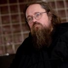 Andrey Kuraev, licenciado en Ateísmo Científico, luego clérigo ortodoxo y popular divulgador de la fe en redes