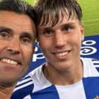 Davinchi, junto a su padre, durante un partido en su etapa en el Recreativo de Huelva.