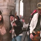 Mariana Valongo y Gerson Pérez cantan con Presencia Project en la Santa Espina