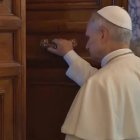 León XIV cumple el protocolo de abrir el apartamento pontificio, pocos días después de su elección como Papa.