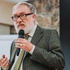 La filosofía enseña a parir ideas: Sócrates sigue vivo en el aula.