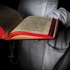 Un texto bíblico musicado, quizá un salmo... en la experiencia de oración En El Principio Existía la Palabra, de Carmelo Erdozain