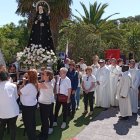 José Rodríguez Carballo, arzobispo de Mérida-Badajoz, bendiciendo en 2025 los terrenos que acogerían una casa para peregrinos del santuario de La Codosera.