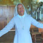 La Hermana Martha Isabel canta su versión del Nada Te Turbe de Santa Teresa de Ávila