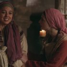 La mujer que unge con caro perfume a Jesús en The Chosen es María, hermana de Lázaro