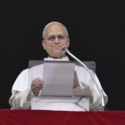 León XIV explica las Escrituras los domingos con el rezo del Ángelus a los peregrinos en la Plaza de San Pedro