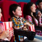 Invitó a ver “películas que no solo entretengan, sino que provoquen preguntas, que tengan conflicto moral, decisiones difíciles en las que se plantea el sentido de la vida”.