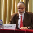 El sociólogo José Pérez Adán, durante la presentación de su propuesta de “pensar lo social como si Dios existiera”