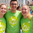 Foto promocional de los voluntarios de la Marcha por la Vida de 2026, cada año participan numerosos voluntarios jóvenes y miles de personas