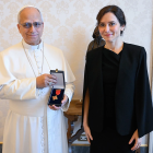 Según contó la presidenta, el Papa se mostró entusiasmado con su próxima visita a España.