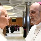 El obispo Xabier Gomez con el Papa León en el Vaticano; el obispo le mostrará la cárcel de Brians 1