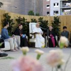 El Papa, advierte a los jóvenes: "si algo te lleva lejos de Dios, no es de Dios".