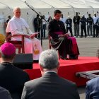 León XIV escucha en el centro Las Raíces testimonios de algunos usuarios de servicios de acogida