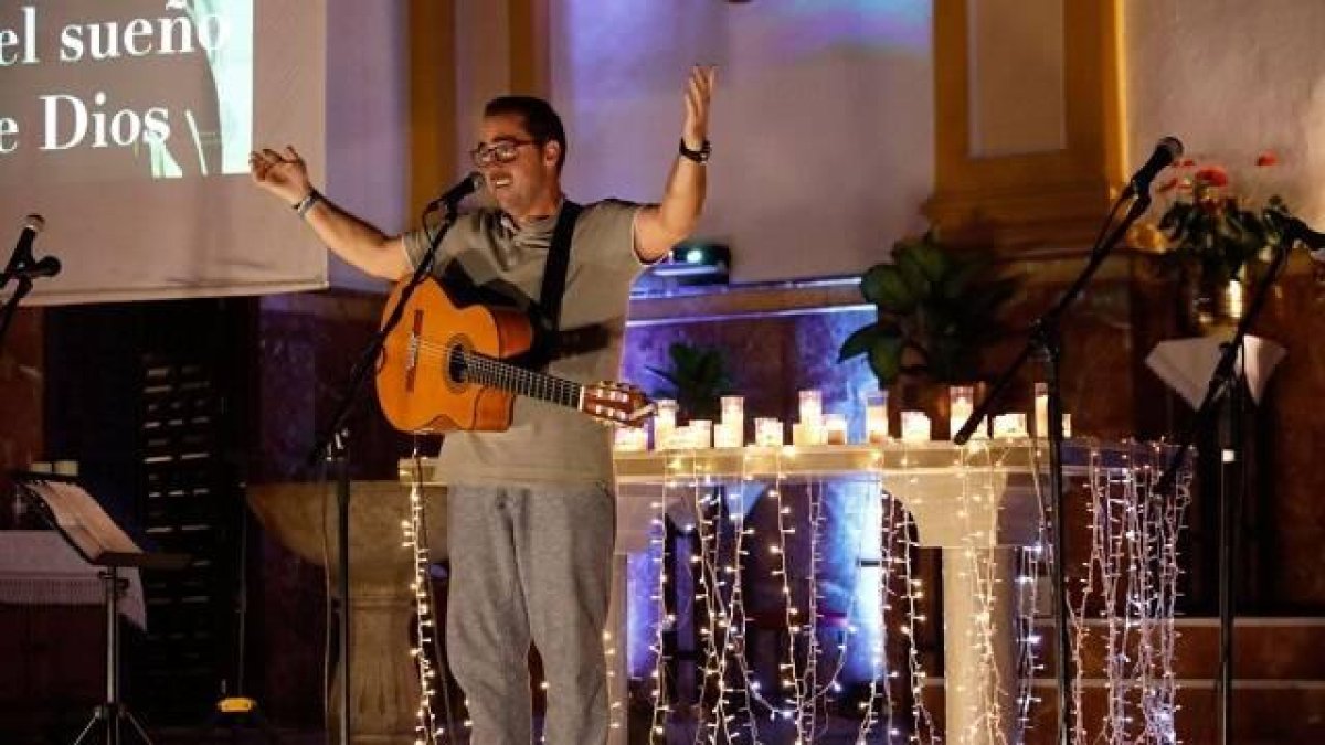 El ganador recibirá una dotación económica de 3.000 euros brutos.